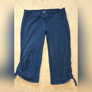 C9 by Champion women's large blue capri Leggings. Preowned